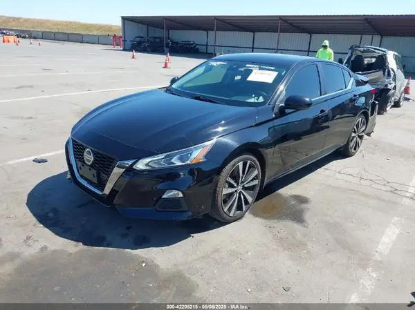 1N4BL4CV6MN421556 2021 NISSAN ALTIMA - Image 2