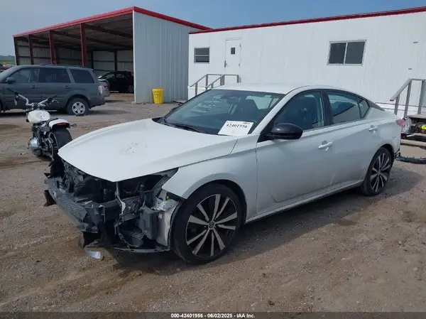 1N4BL4CV6NN311611 2022 NISSAN ALTIMA - Image 2