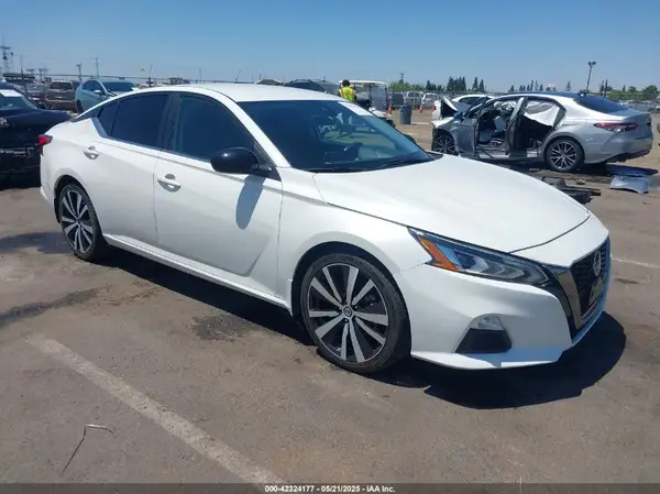 1N4BL4CV6NN328568 2022 NISSAN ALTIMA - Image 1