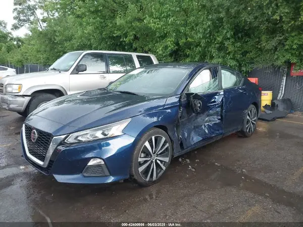 1N4BL4CV6NN357147 2022 NISSAN ALTIMA - Image 2