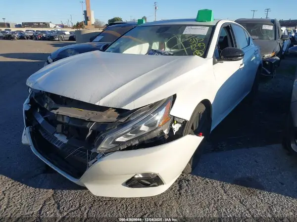 1N4BL4CV6NN369864 2022 NISSAN ALTIMA - Image 2