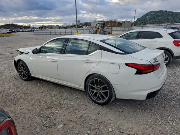 1N4BL4CV6PN332428 2023 NISSAN ALTIMA - Image 2