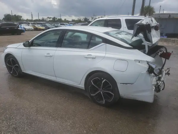 1N4BL4CV6PN332803 2023 NISSAN ALTIMA - Image 2
