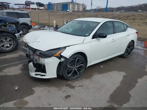 1N4BL4CV6PN374050 2023 NISSAN ALTIMA - Image 2