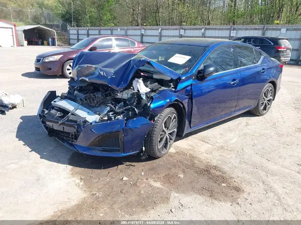 1N4BL4CV6RN305748 2024 NISSAN ALTIMA - Image 2