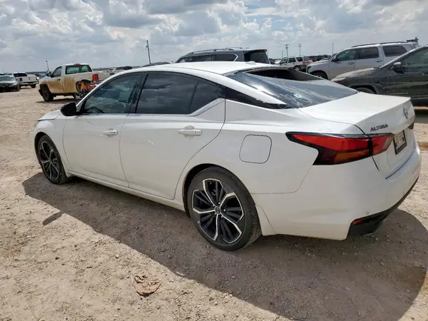 1N4BL4CV6RN318936 2024 NISSAN ALTIMA - Image 2
