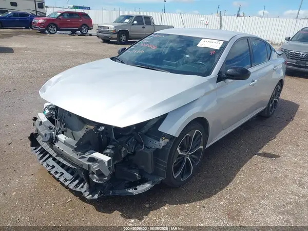 1N4BL4CV6RN364363 2024 NISSAN ALTIMA - Image 2