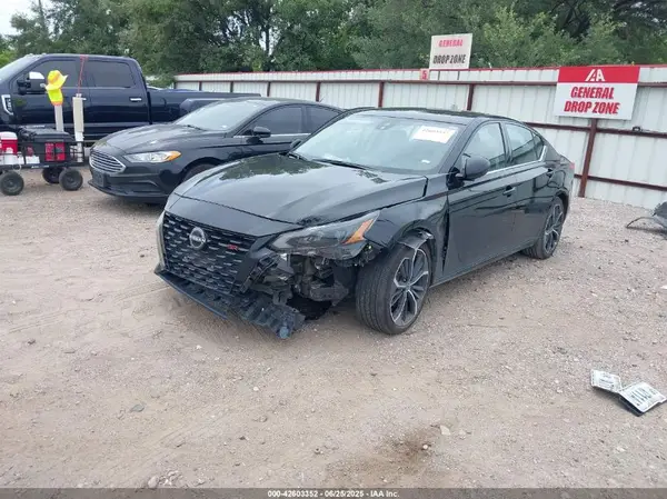 1N4BL4CV6RN376240 2024 NISSAN ALTIMA - Image 2