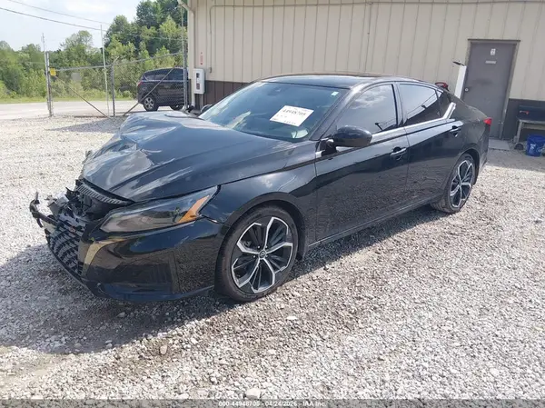 1N4BL4CV6RN379610 2024 NISSAN ALTIMA - Image 2
