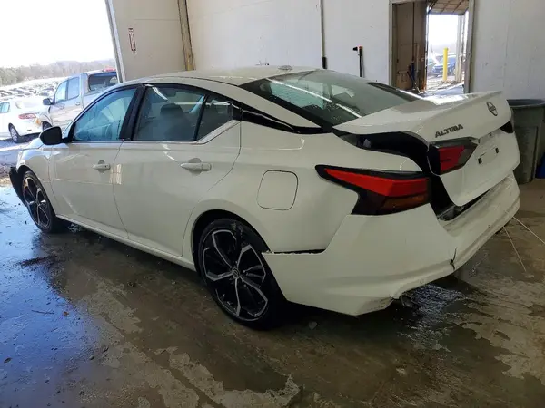 1N4BL4CV6RN382877 2024 NISSAN ALTIMA - Image 2