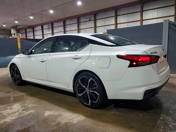 1N4BL4CV6RN385309 2024 NISSAN ALTIMA - Image 2