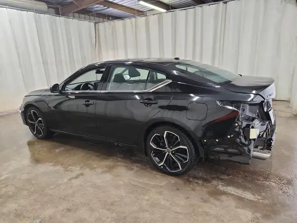 1N4BL4CV6RN386136 2024 NISSAN ALTIMA - Image 2