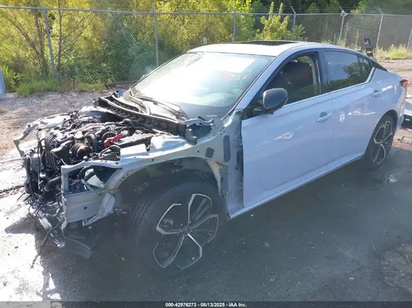 1N4BL4CV6RN389893 2024 NISSAN ALTIMA - Image 2