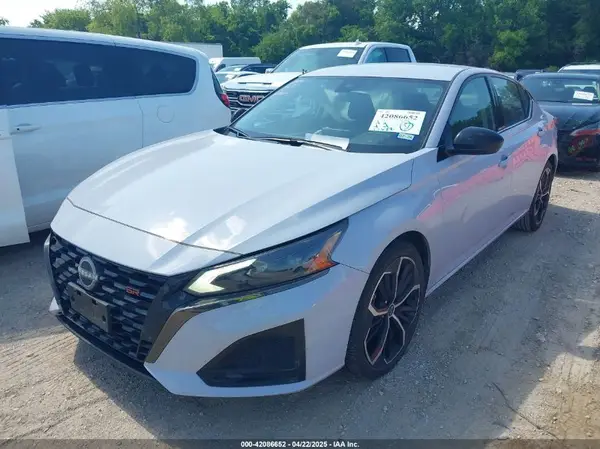 1N4BL4CV6RN395077 2024 NISSAN ALTIMA - Image 2