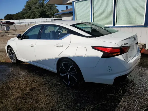 1N4BL4CV6RN397749 2024 NISSAN ALTIMA - Image 2
