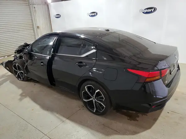 1N4BL4CV6RN413304 2024 NISSAN ALTIMA - Image 2