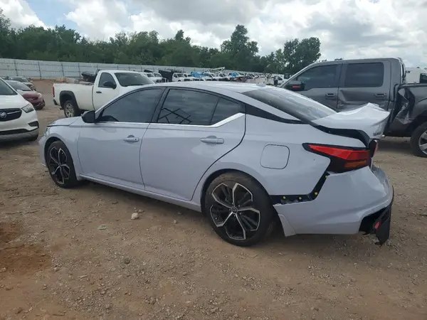 1N4BL4CV6RN419717 2024 NISSAN ALTIMA - Image 2
