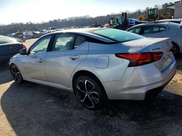 1N4BL4CV6RN431530 2024 NISSAN ALTIMA - Image 2