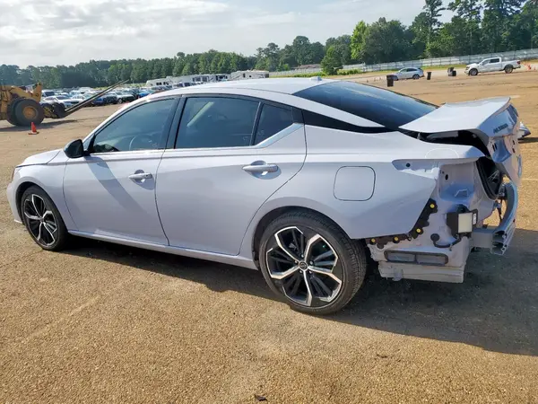 1N4BL4CV6SN326377 2025 NISSAN ALTIMA - Image 2