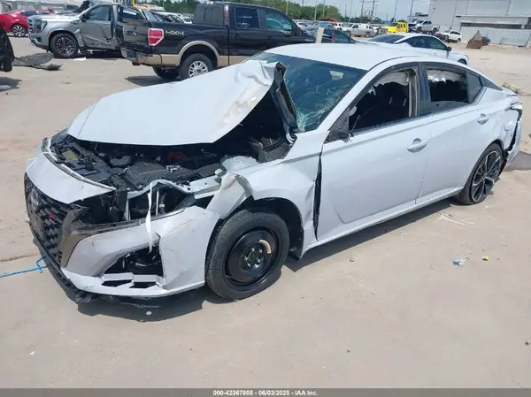1N4BL4CV6SN337721 2025 NISSAN ALTIMA - Image 2