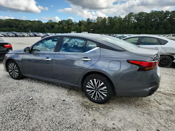 1N4BL4CV6SN354180 2025 NISSAN ALTIMA - Image 2