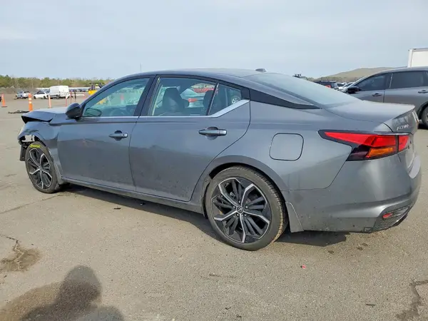 1N4BL4CV6SN408366 2025 NISSAN ALTIMA - Image 2