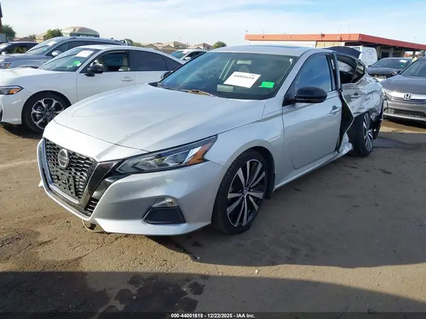 1N4BL4CV7KC118469 2019 NISSAN ALTIMA - Image 2