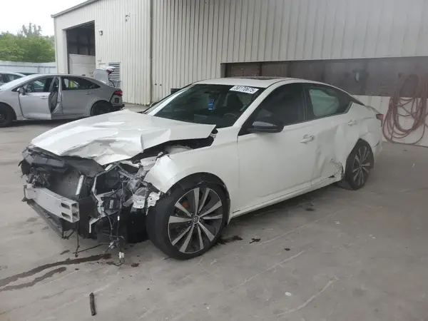 1N4BL4CV7KC135501 2019 NISSAN ALTIMA - Image 1