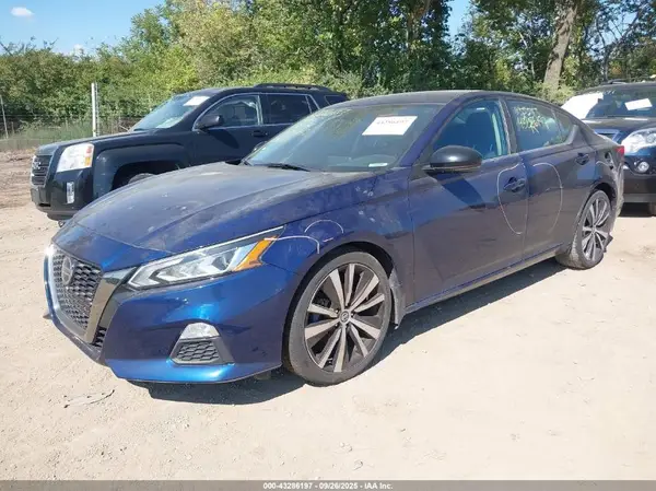 1N4BL4CV7KC235243 2019 NISSAN ALTIMA - Image 2