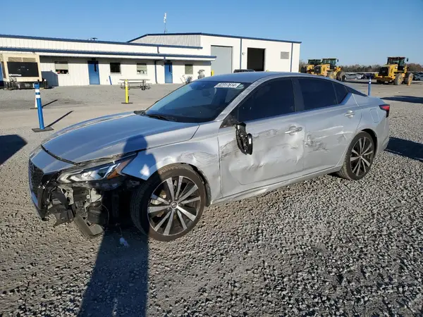 1N4BL4CV7LC153305 2020 NISSAN ALTIMA - Image 1