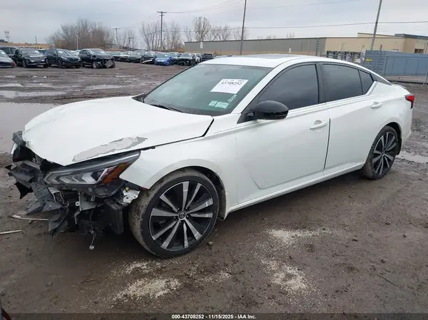 1N4BL4CV7MN342087 2021 NISSAN ALTIMA - Image 2