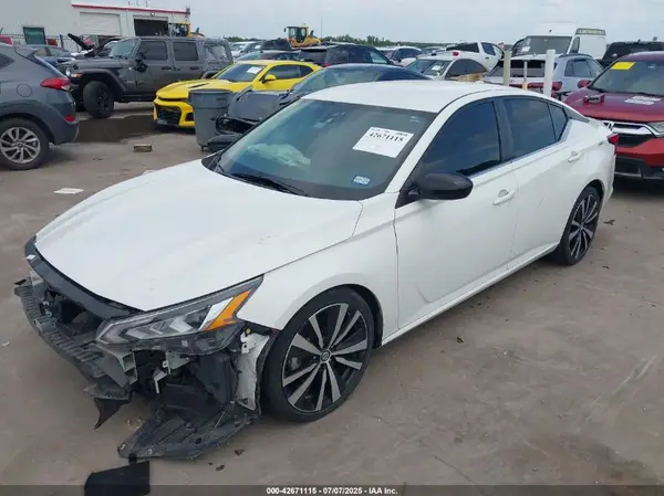 1N4BL4CV7MN364705 2021 NISSAN ALTIMA - Image 2
