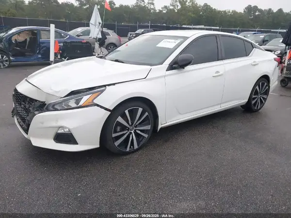 1N4BL4CV7MN382976 2021 NISSAN ALTIMA - Image 2