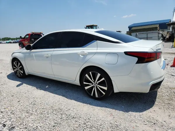 1N4BL4CV7MN398272 2021 NISSAN ALTIMA - Image 2