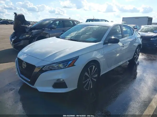 1N4BL4CV7MN408301 2021 NISSAN ALTIMA - Image 2