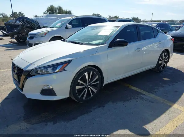 1N4BL4CV7NN340695 2022 NISSAN ALTIMA - Image 2