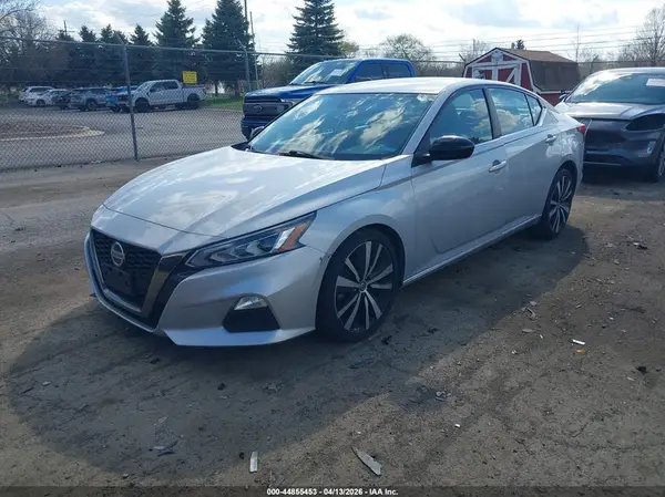 1N4BL4CV7NN352765 2022 NISSAN ALTIMA - Image 2