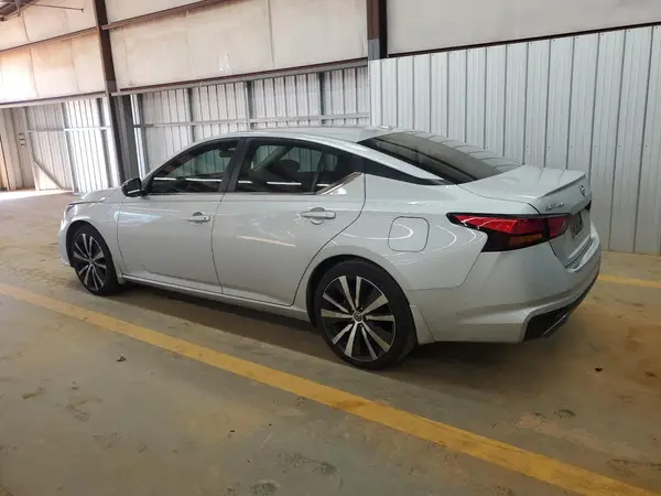 1N4BL4CV7NN366357 2022 NISSAN ALTIMA - Image 2