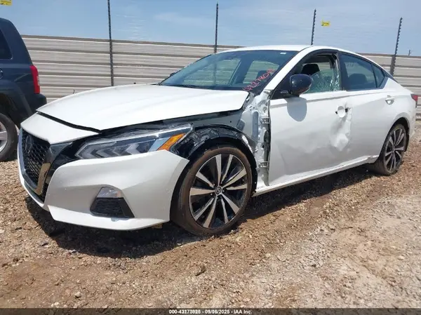1N4BL4CV7NN366522 2022 NISSAN ALTIMA - Image 2
