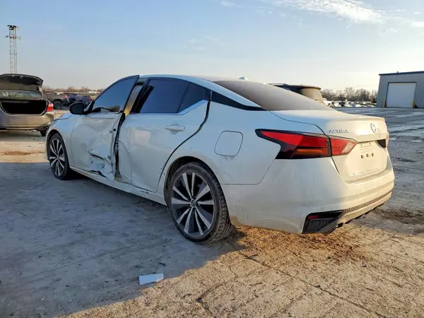1N4BL4CV7NN366570 2022 NISSAN ALTIMA - Image 2