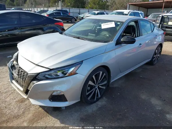 1N4BL4CV7NN411748 2022 NISSAN ALTIMA - Image 2