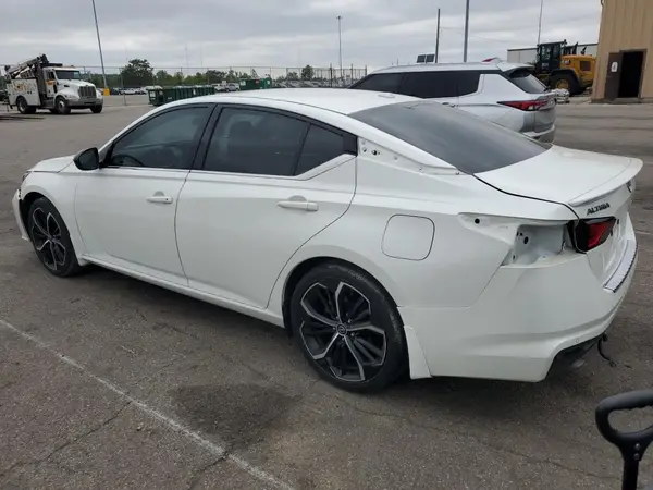 1N4BL4CV7PN318537 2023 NISSAN ALTIMA - Image 2