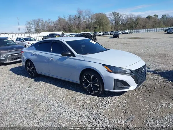 1N4BL4CV7PN318733 2023 NISSAN ALTIMA - Image 1