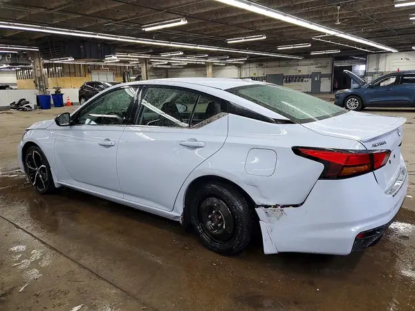 1N4BL4CV7PN360755 2023 NISSAN ALTIMA - Image 2