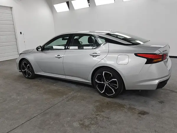 1N4BL4CV7PN383274 2023 NISSAN ALTIMA - Image 2
