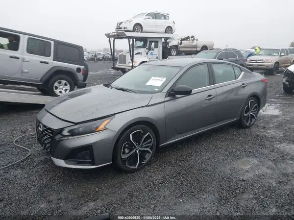 1N4BL4CV7PN384702 2023 NISSAN ALTIMA - Image 2