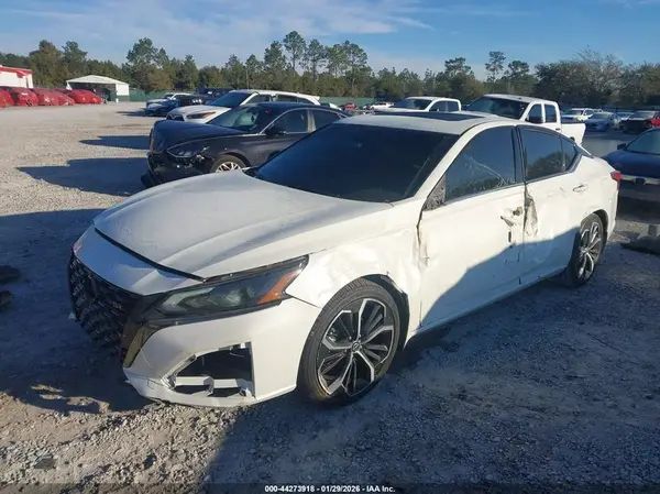 1N4BL4CV7PN393402 2023 NISSAN ALTIMA - Image 2