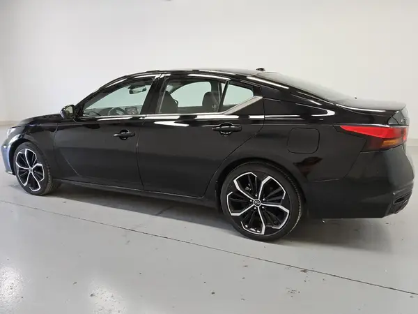 1N4BL4CV7PN394047 2023 NISSAN ALTIMA - Image 2