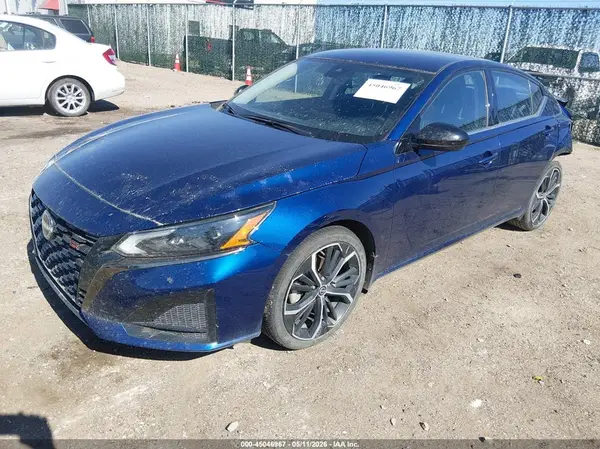 1N4BL4CV7RN302275 2024 NISSAN ALTIMA - Image 2