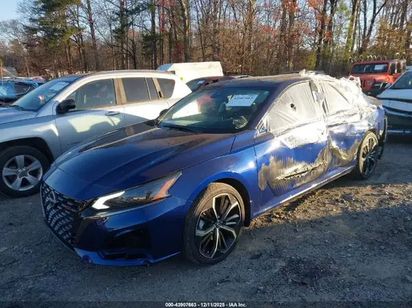 1N4BL4CV7RN303622 2024 NISSAN ALTIMA - Image 2